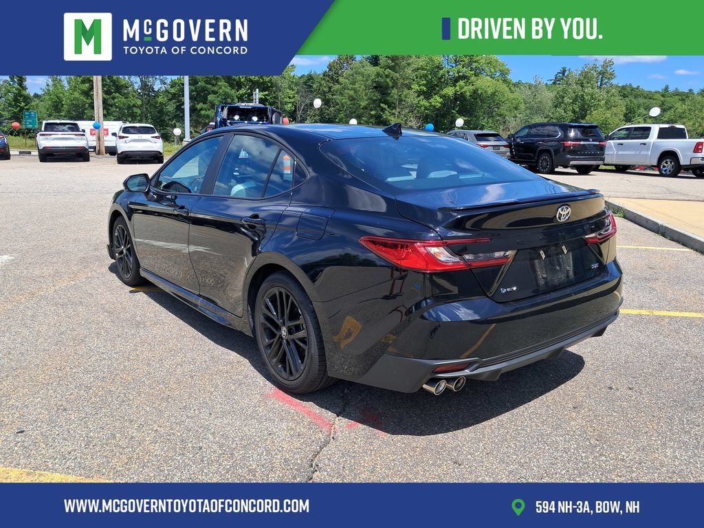 Used 2025 Toyota Camry SE w/ Convenience Package FWD image 3