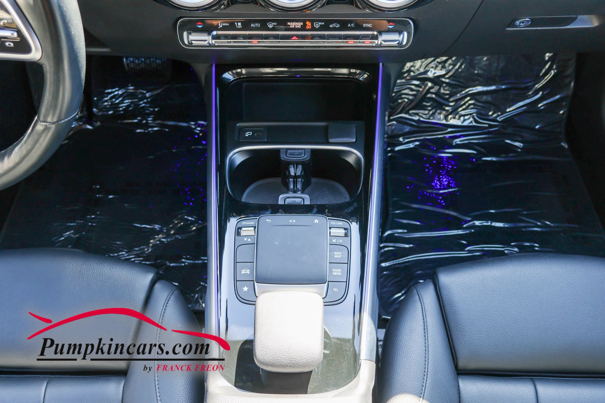 Used 2023 Mercedes-Benz GLB 250 4MATIC w/ Premium Package image 37