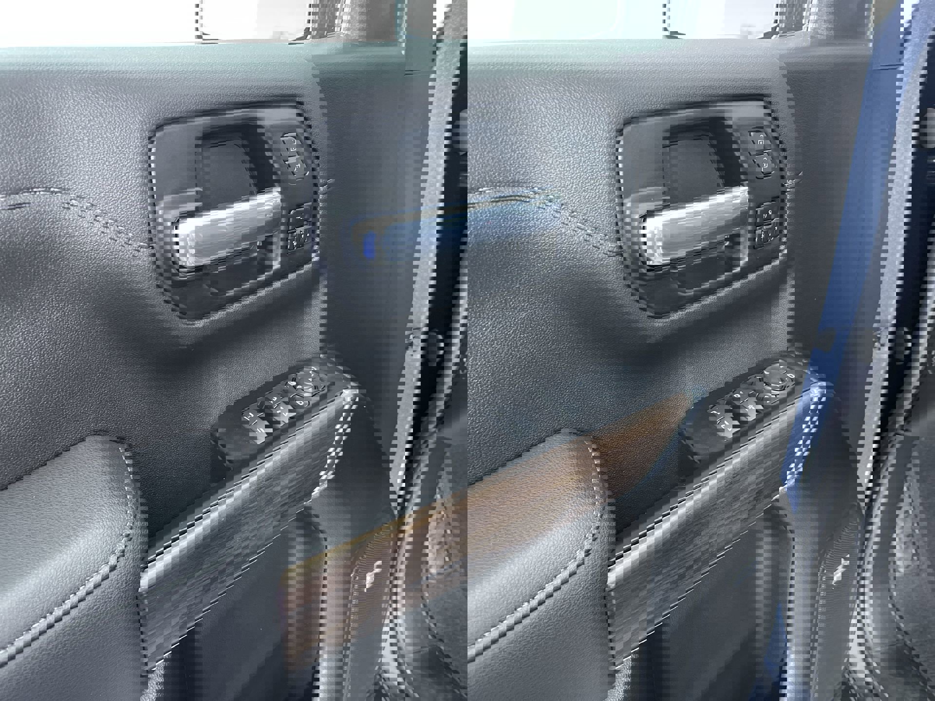 Used 2022 GMC Sierra 1500 SLT w/ SLT Premium Plus Package image 14