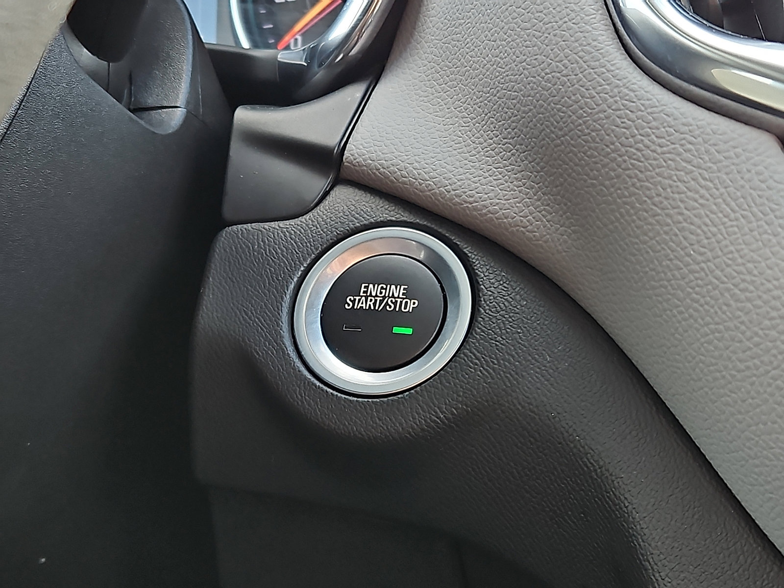 Used 2023 Chevrolet Equinox LS w/ LS Convenience Package image 22