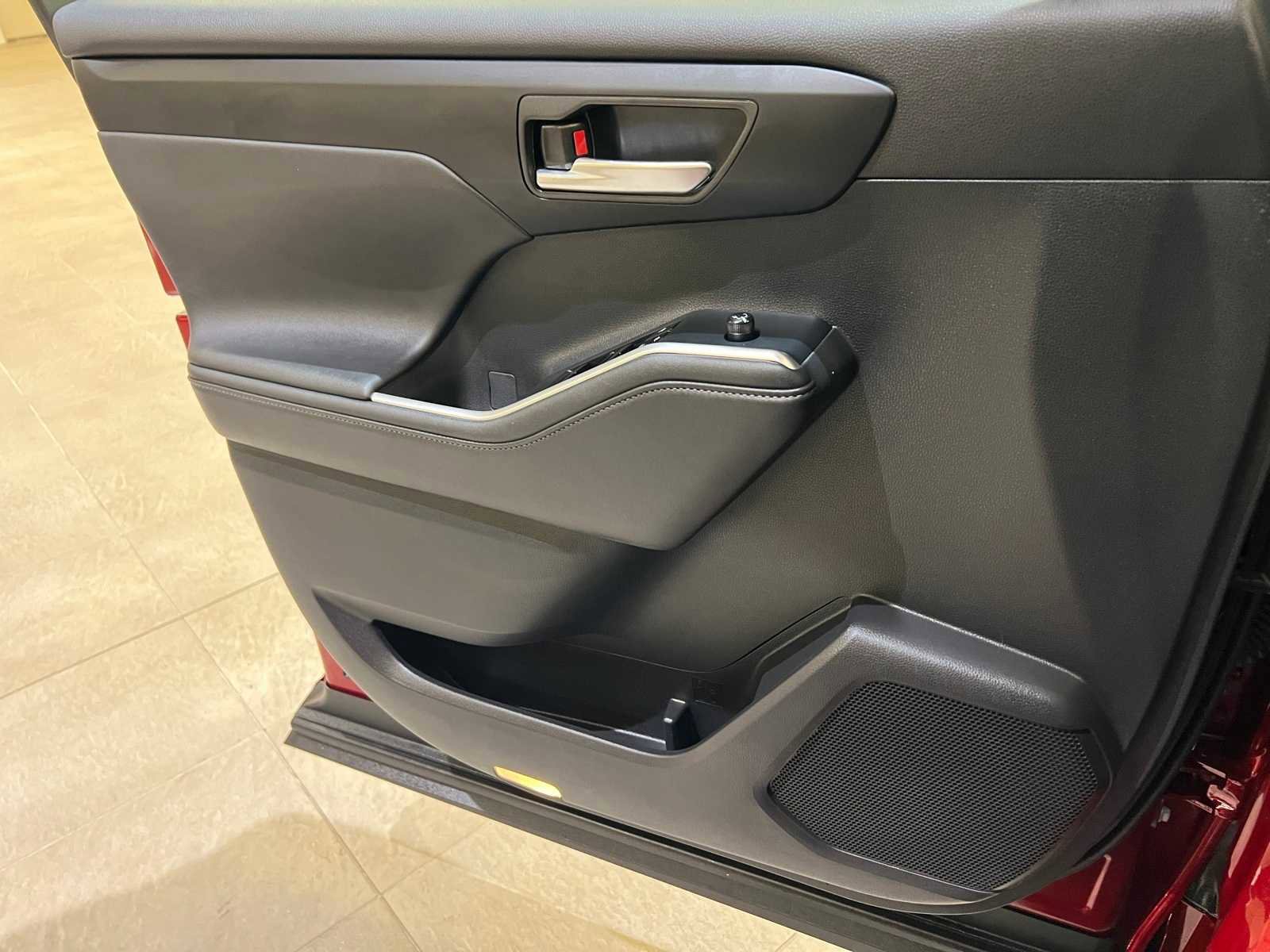 Certified 2024 Toyota Highlander XSE image 18