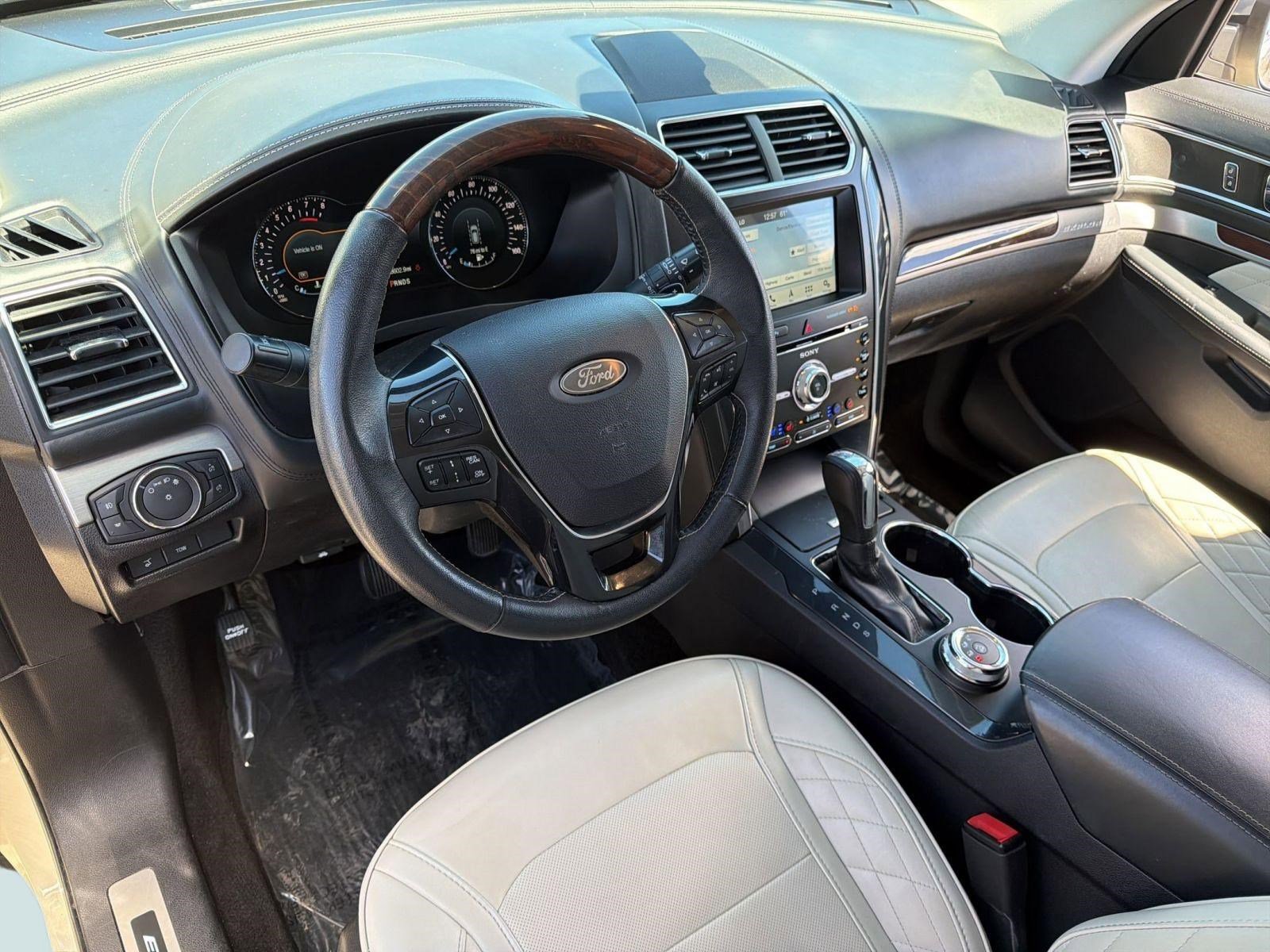 Used 2018 Ford Explorer Platinum AWD/4WD image 4