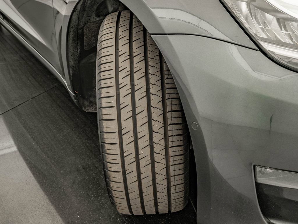 Used 2019 Tesla Model 3 Long Range RWD image 48