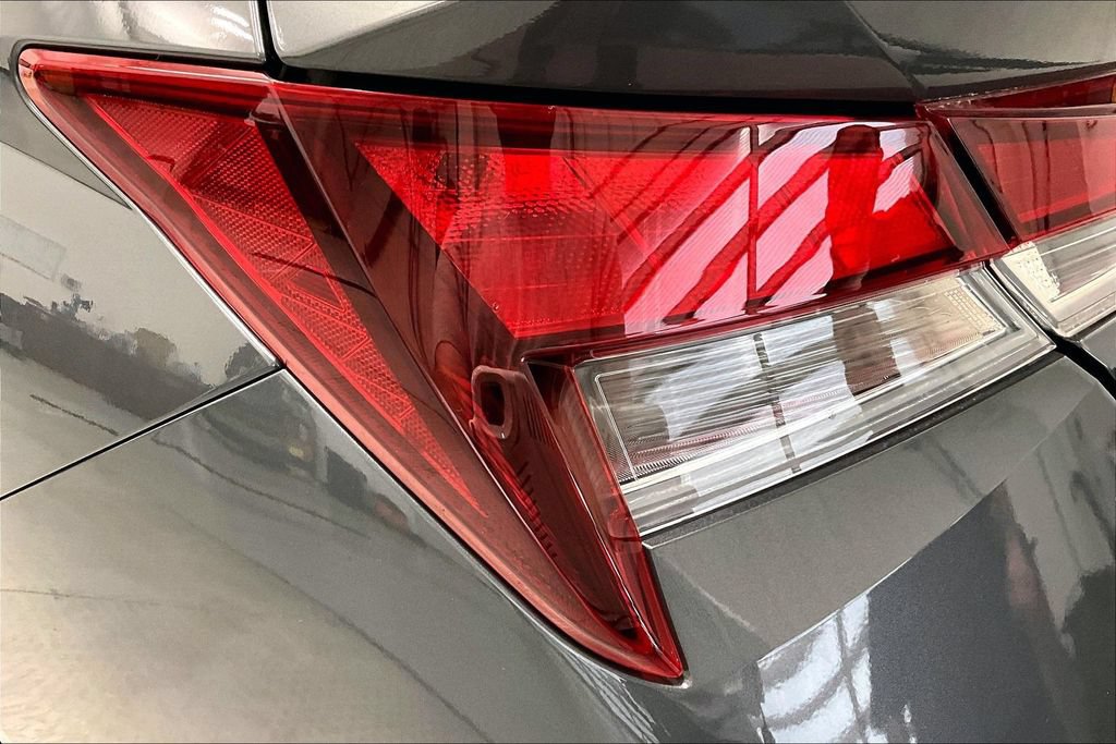 Certified 2024 Hyundai Elantra SE FWD image 31