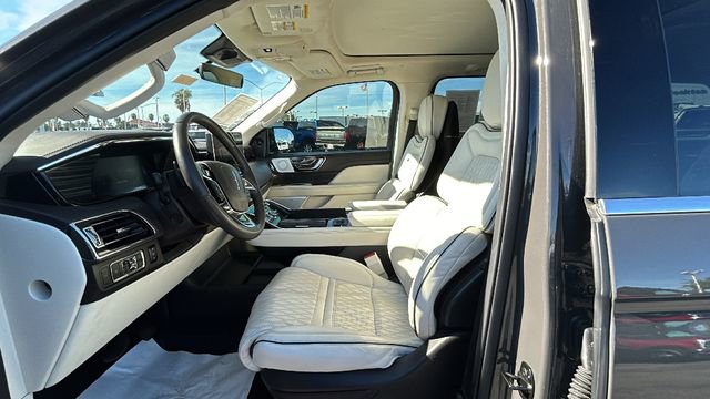 Used 2023 Lincoln Navigator Black Label image 19