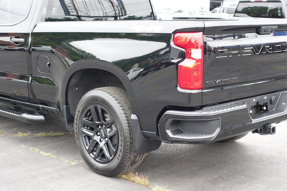 Used 2024 Chevrolet Silverado 1500 Custom AWD/4WD image 9