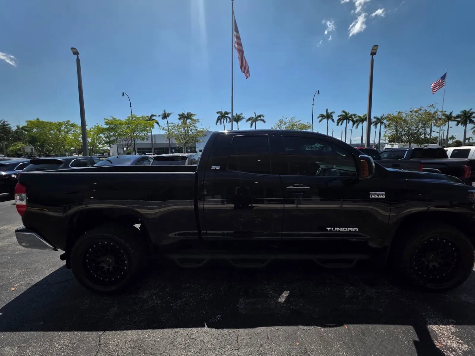 Used 2015 Toyota Tundra SR5 w/ SR5 Upgrade Package RWD image 8