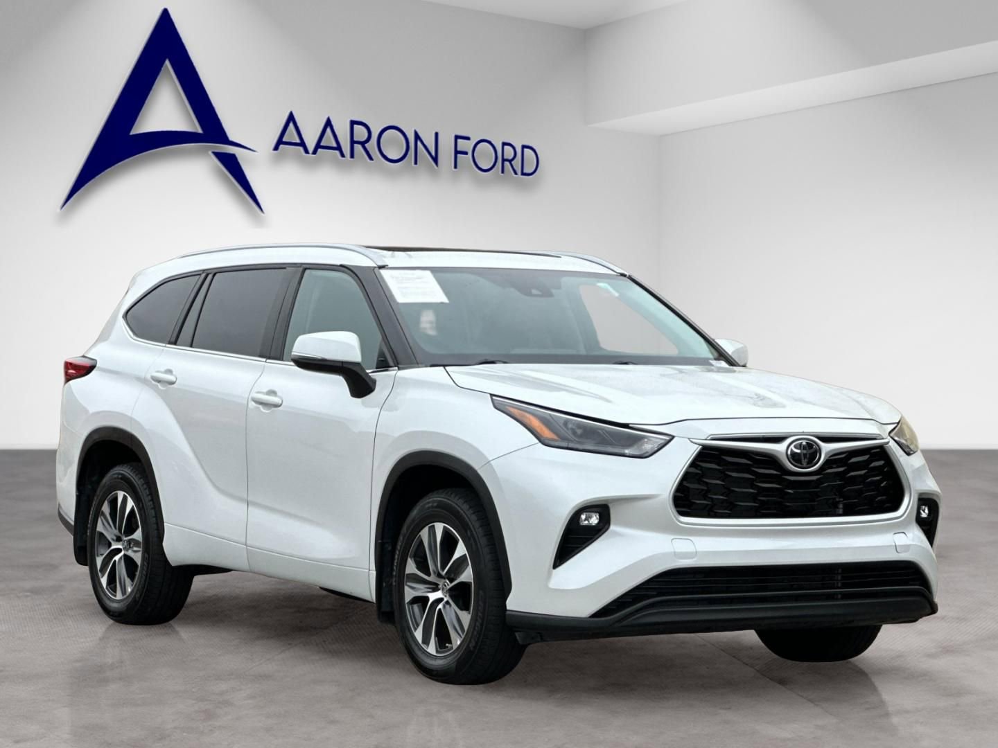 Used 2023 Toyota Highlander XLE image 8