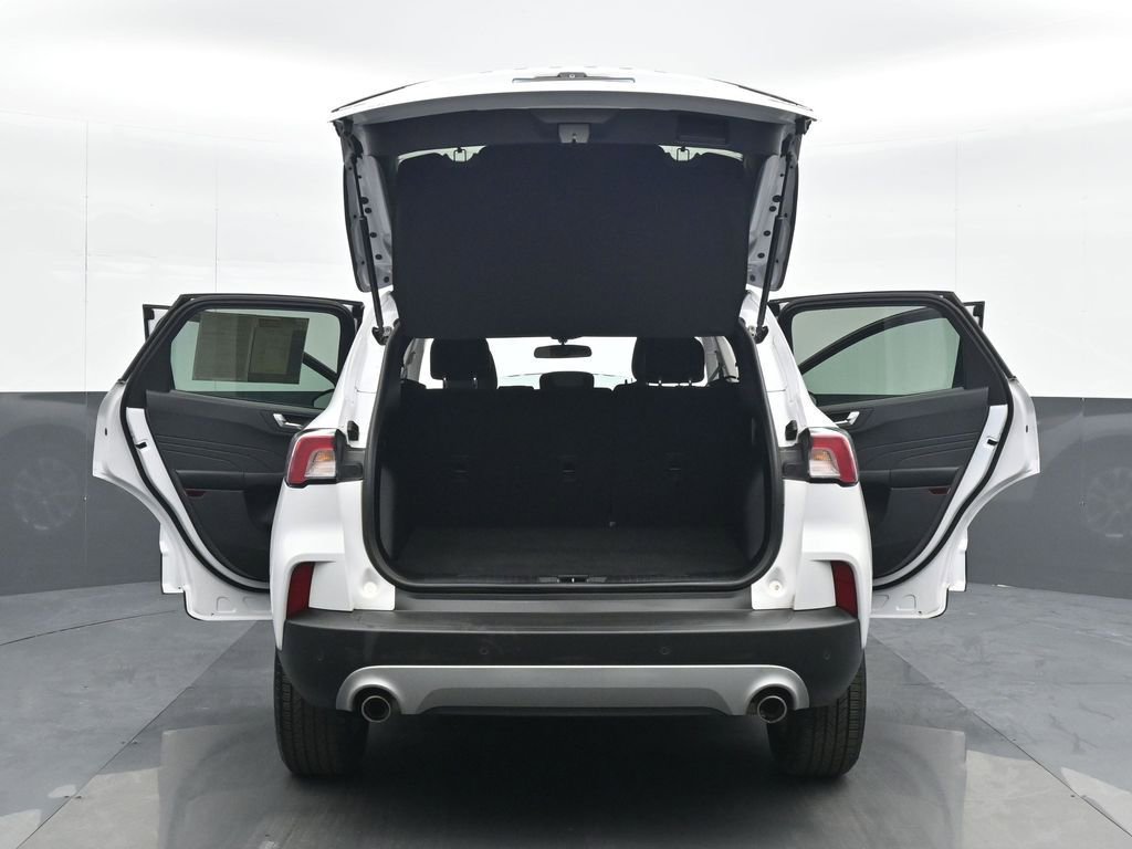 Used 2021 Ford Escape SE w/ Cold Weather Package image 25