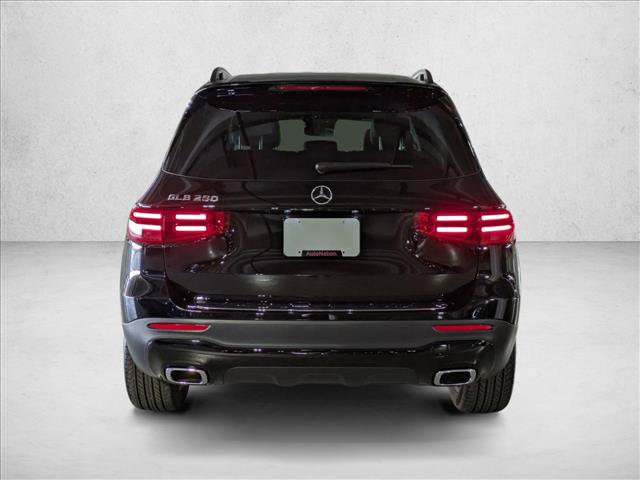 Used 2026 Mercedes-Benz GLB 250 image 9