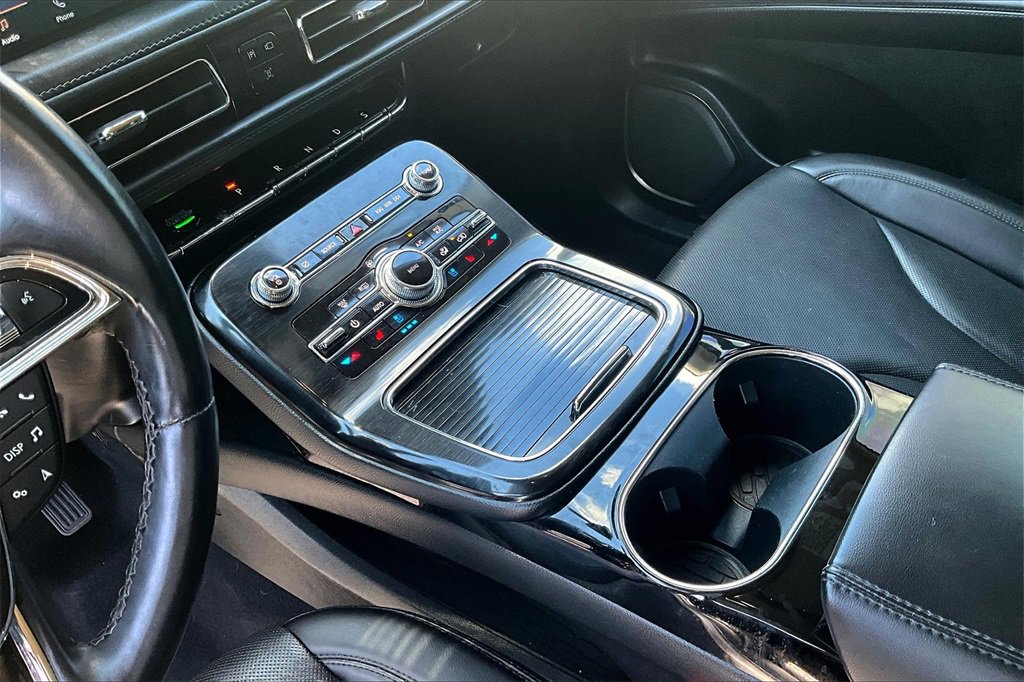 Used 2022 Lincoln Nautilus Reserve image 15