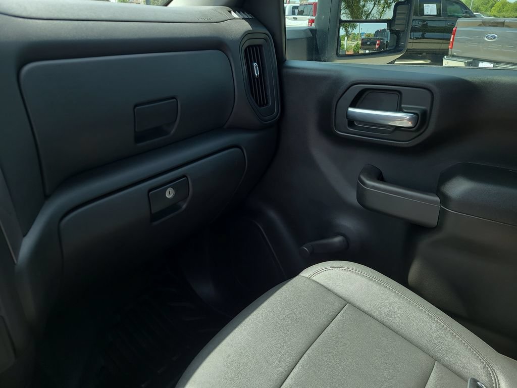Used 2023 GMC Sierra 3500 Pro AWD/4WD image 15