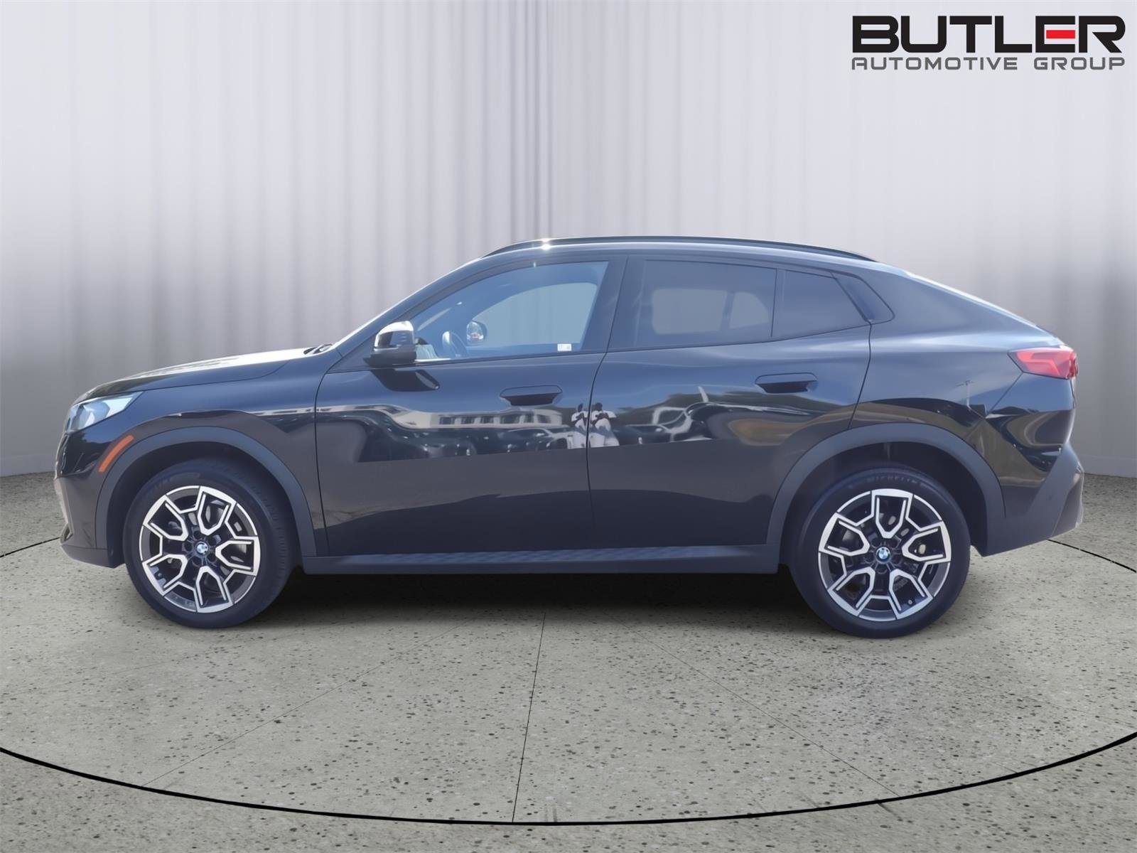Used 2025 BMW X2 xDrive28i w/ Premium Package AWD/4WD image 4