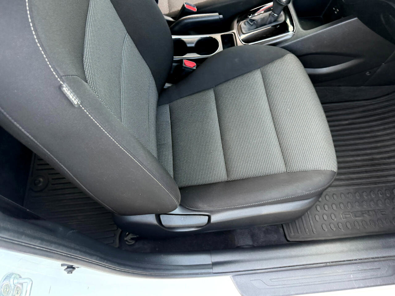 Used 2017 Kia Forte LX image 15