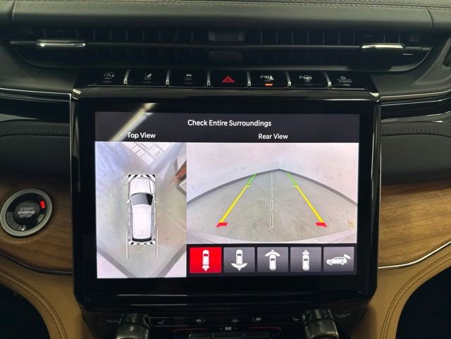 Used 2025 Jeep Grand Cherokee Summit AWD/4WD image 44