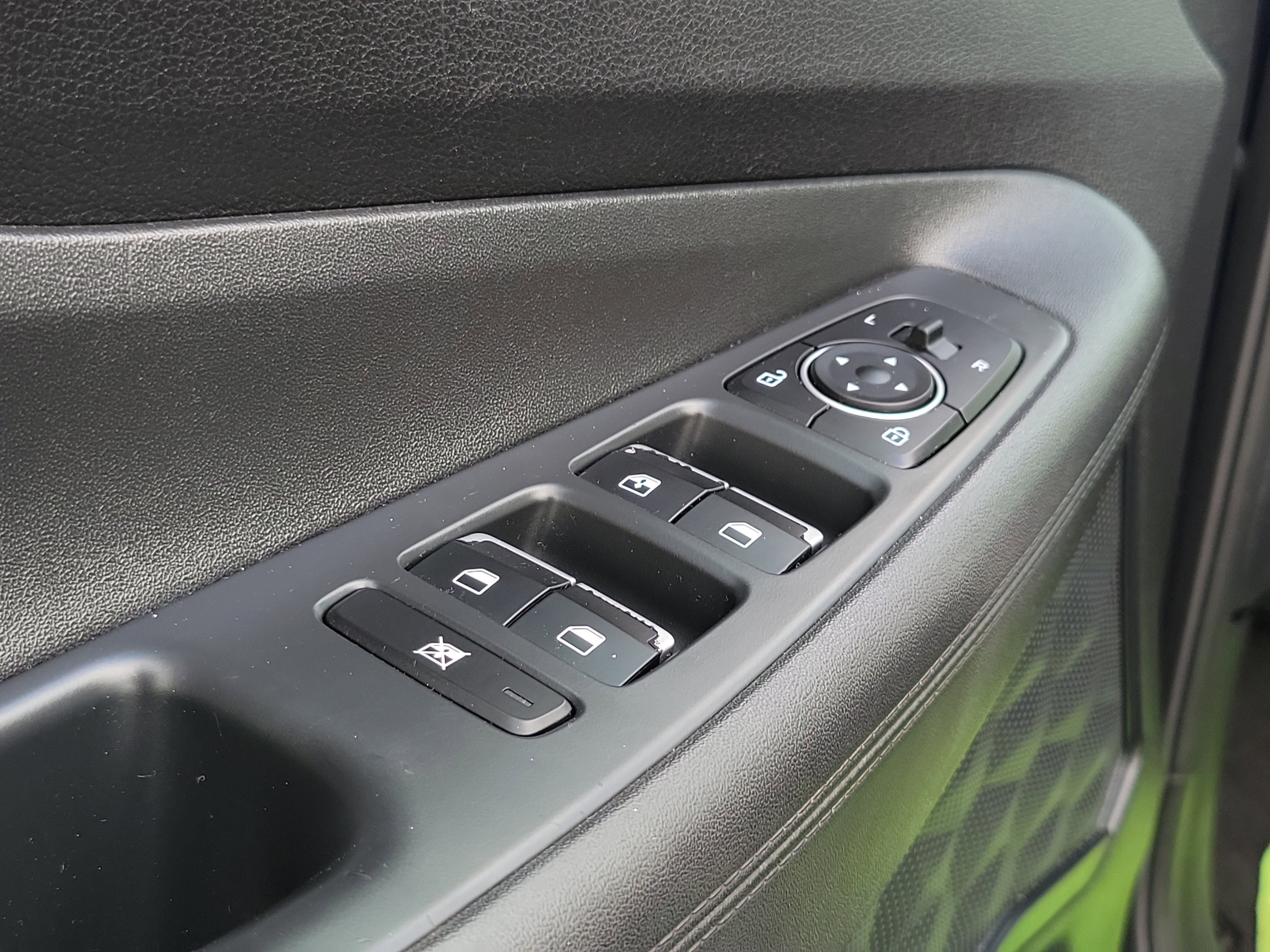 Used 2020 Hyundai Santa Fe SE image 17