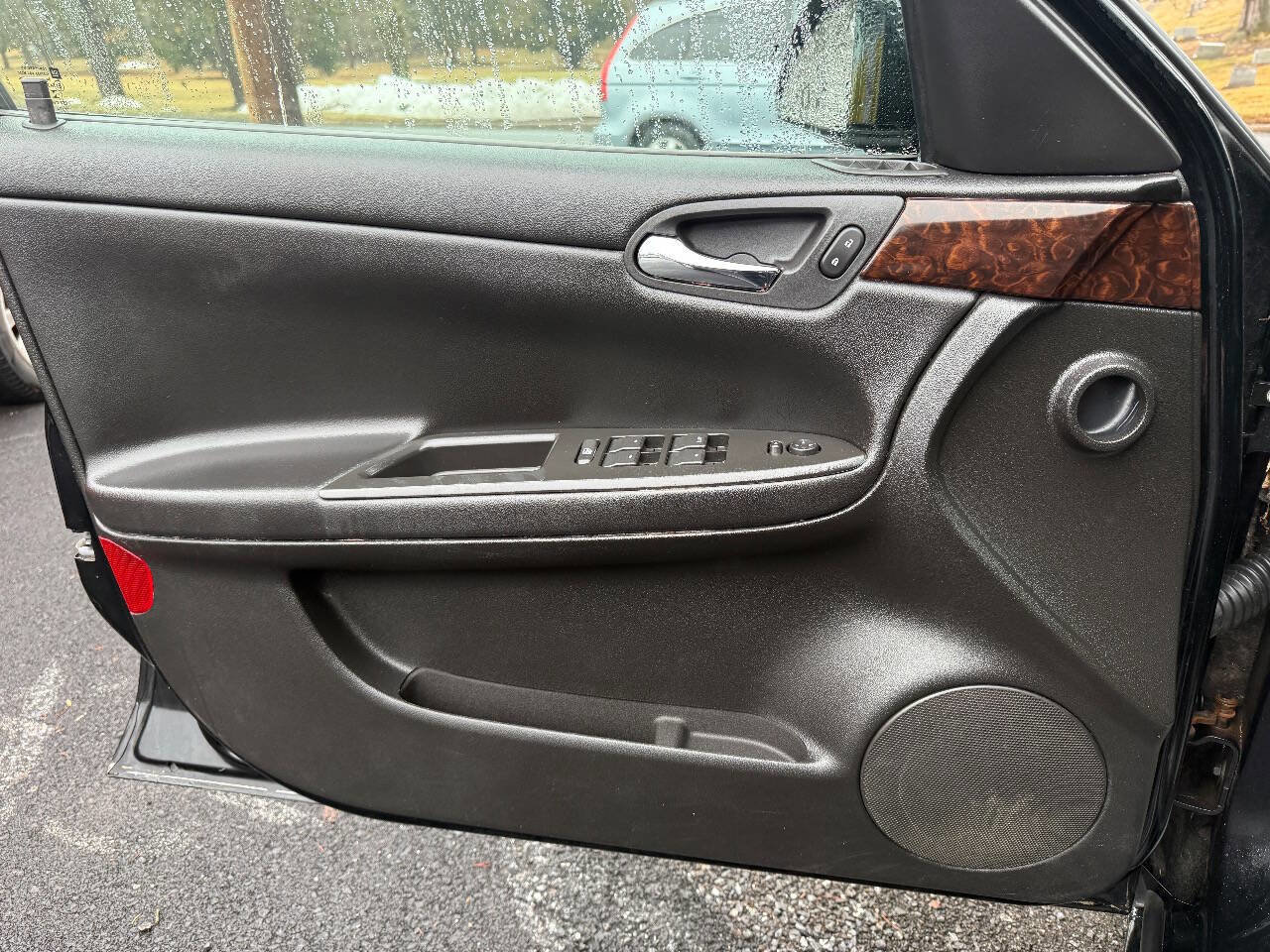 Used 2014 Chevrolet Impala LT w/ LT Sunroof Package image 10