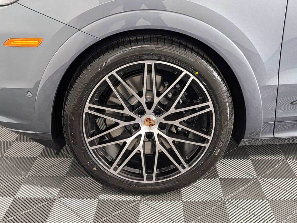 New 2026 Porsche Cayenne GTS image 11