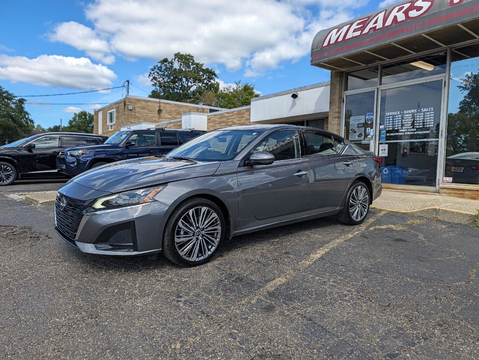 Used 2024 Nissan Altima 2.5 SL AWD/4WD image 7