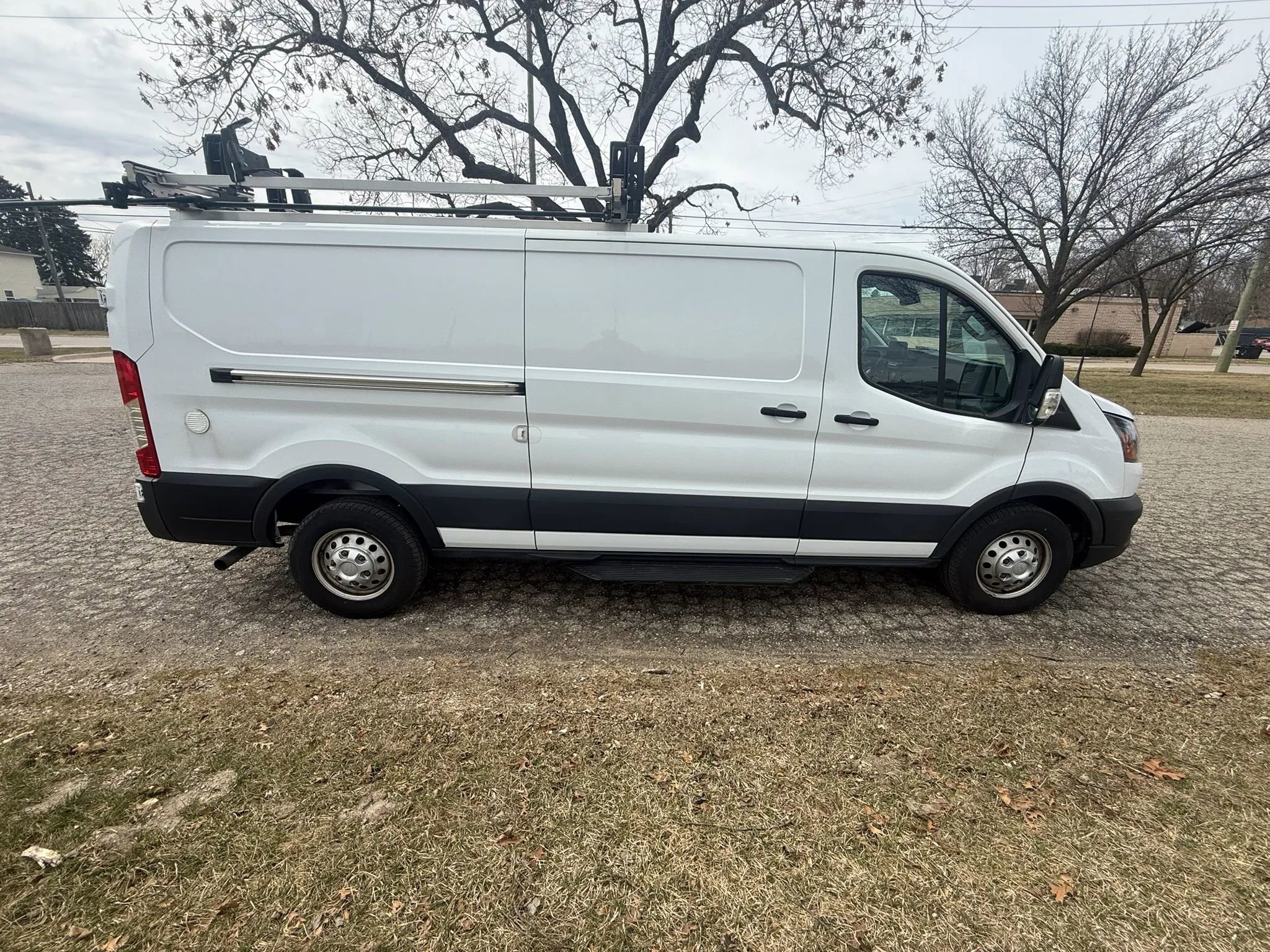 Used 2021 Ford Transit 150 Low Roof AWD image 6
