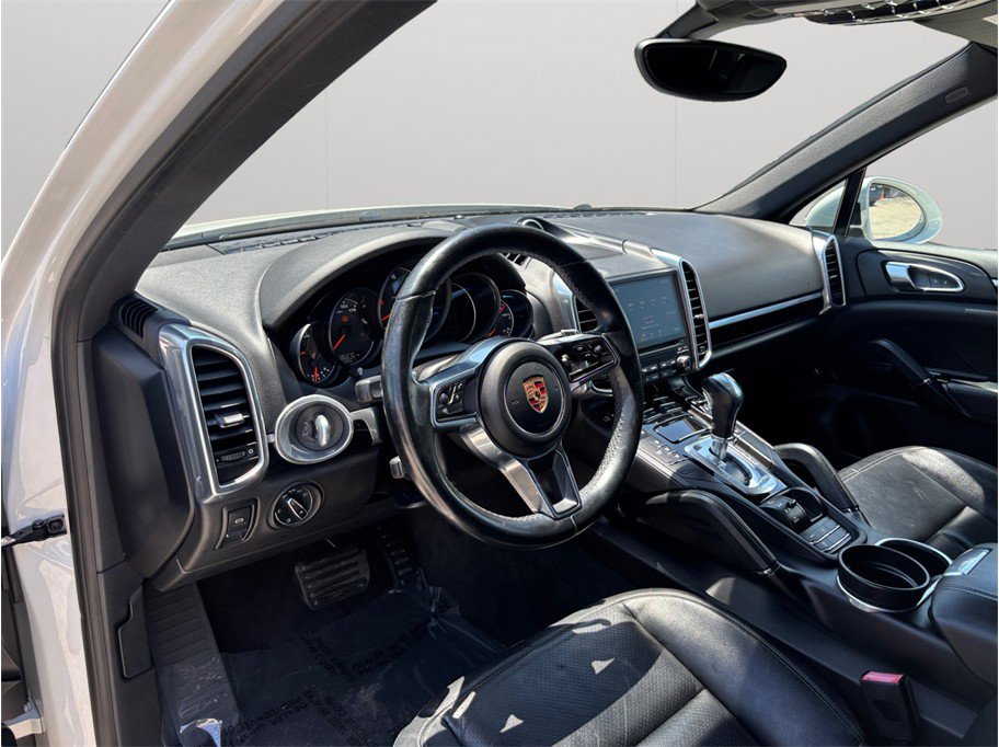 Used 2018 Porsche Cayenne AWD/4WD image 6