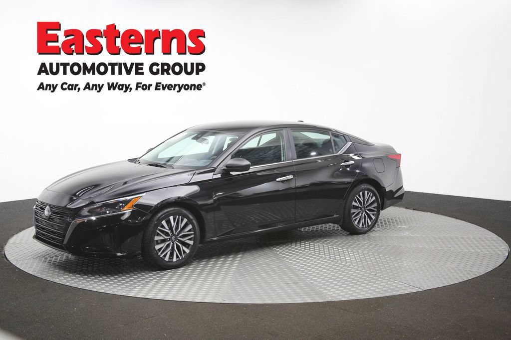 Used 2025 Nissan Altima 2.5 SV FWD image 57