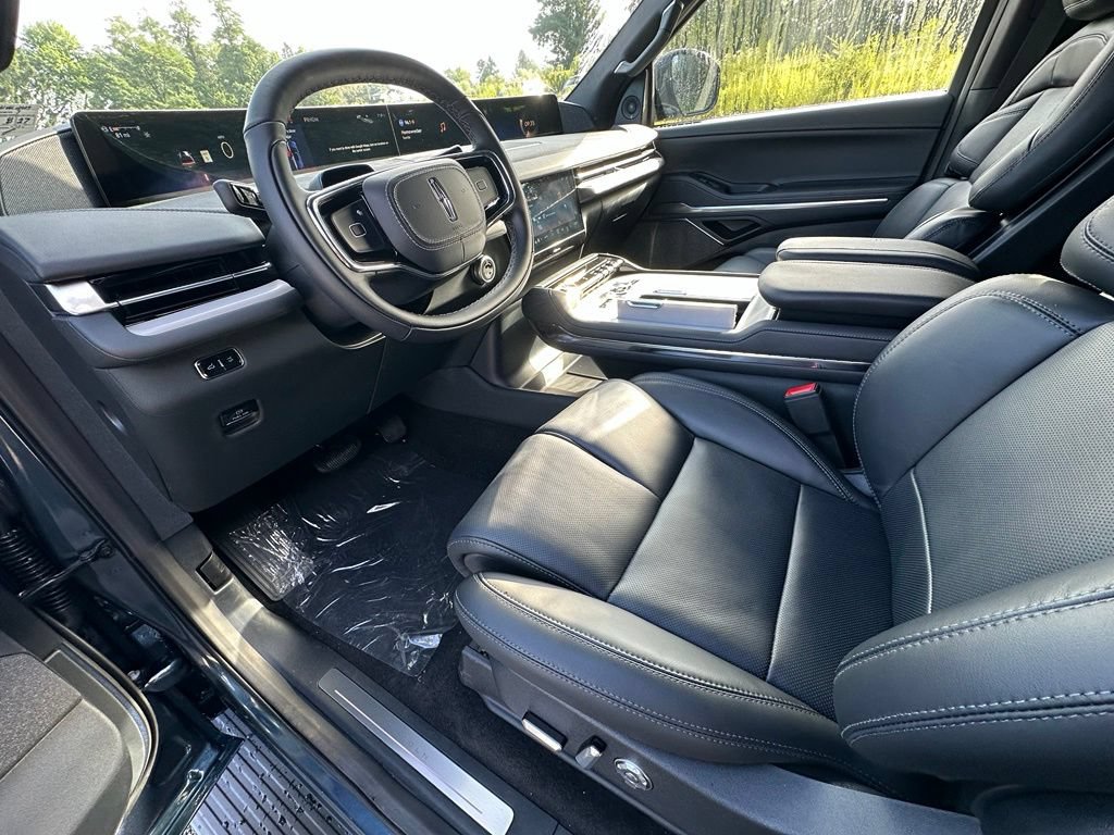 New 2027 Lincoln Navigator Reserve w/ Jet Appearance Package AWD/4WD image 15