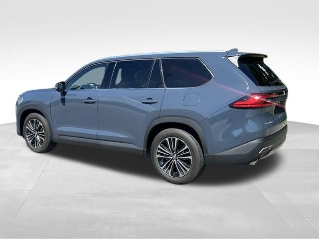 Used 2024 Toyota Grand Highlander AWD Hybrid image 3