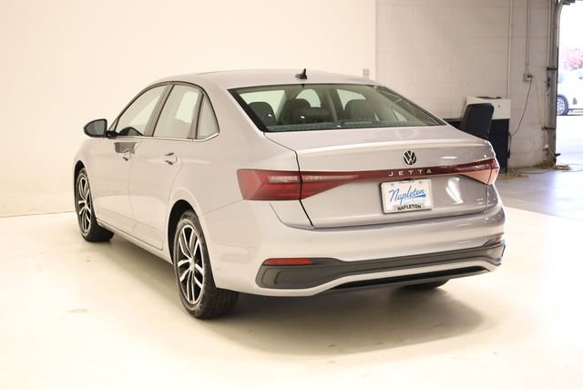 Used 2025 Volkswagen Jetta SE image 7