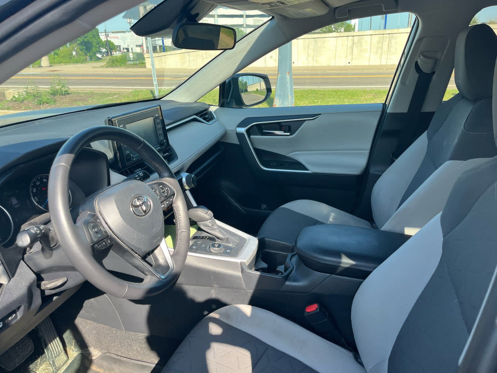 Certified 2020 Toyota RAV4 XLE w/ Convenience Package AWD/4WD image 11
