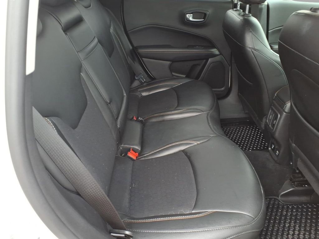 Used 2019 Jeep Compass Latitude w/ Cold Weather Group image 12