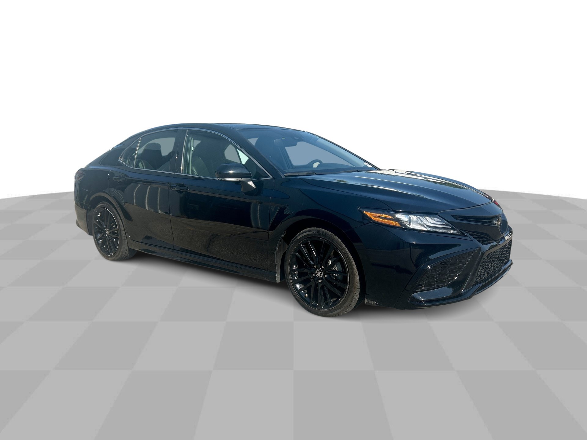 Used 2024 Toyota Camry XSE FWD image 2