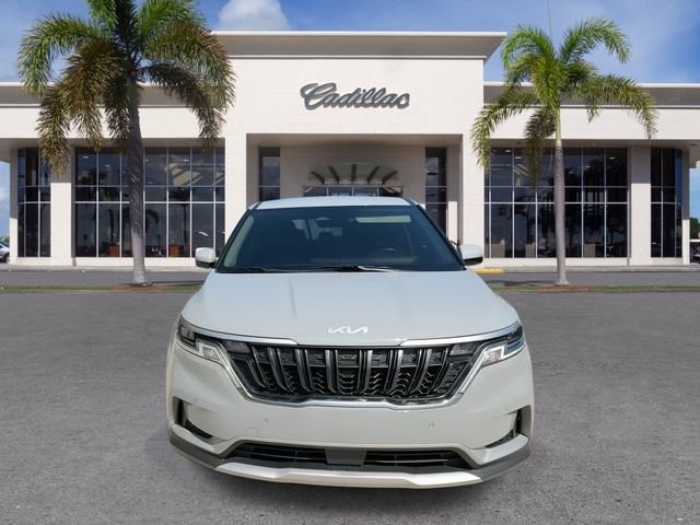 Used 2024 Kia Carnival EX image 4