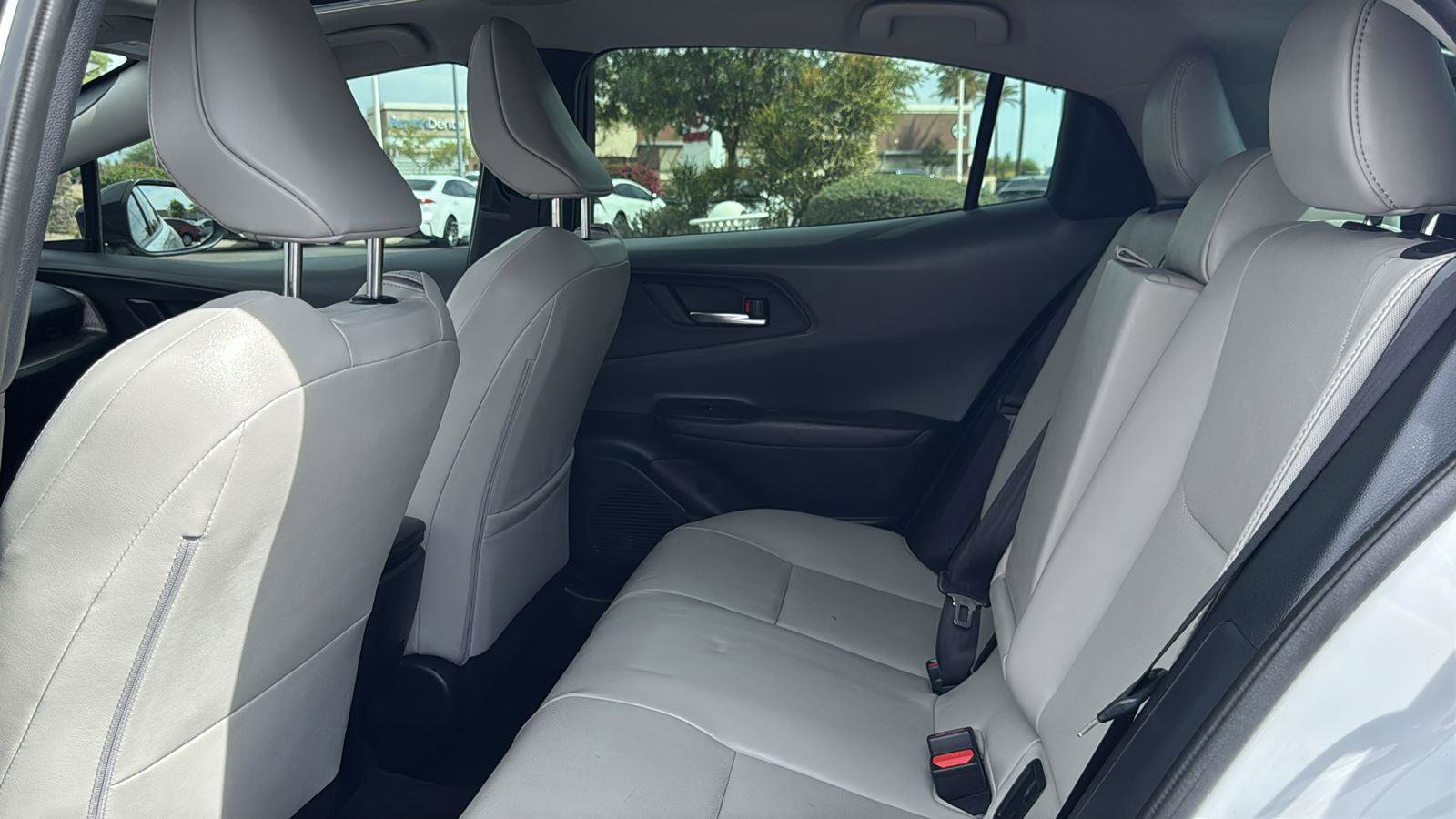 Used 2025 Toyota Prius XLE image 27