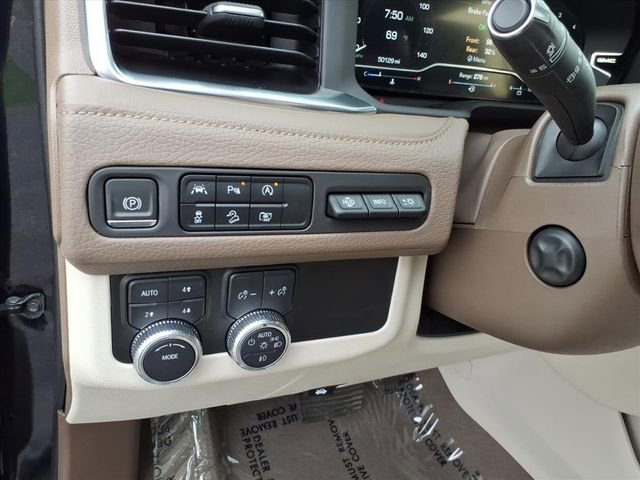 Used 2023 GMC Yukon Denali AWD/4WD image 32