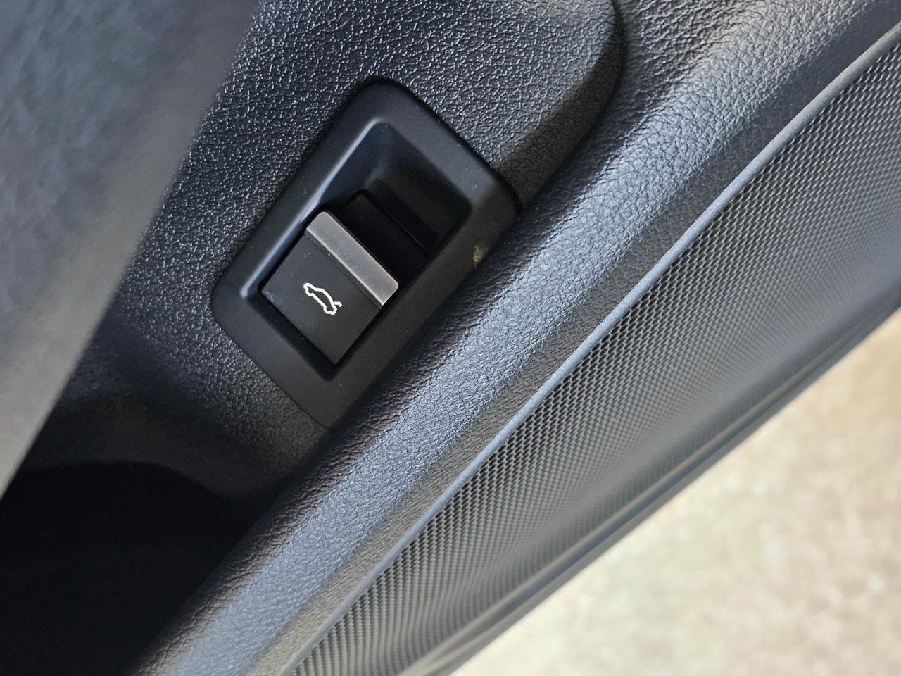 Used 2018 Audi A4 2.0T Ultra Premium w/ Convenience Package image 31