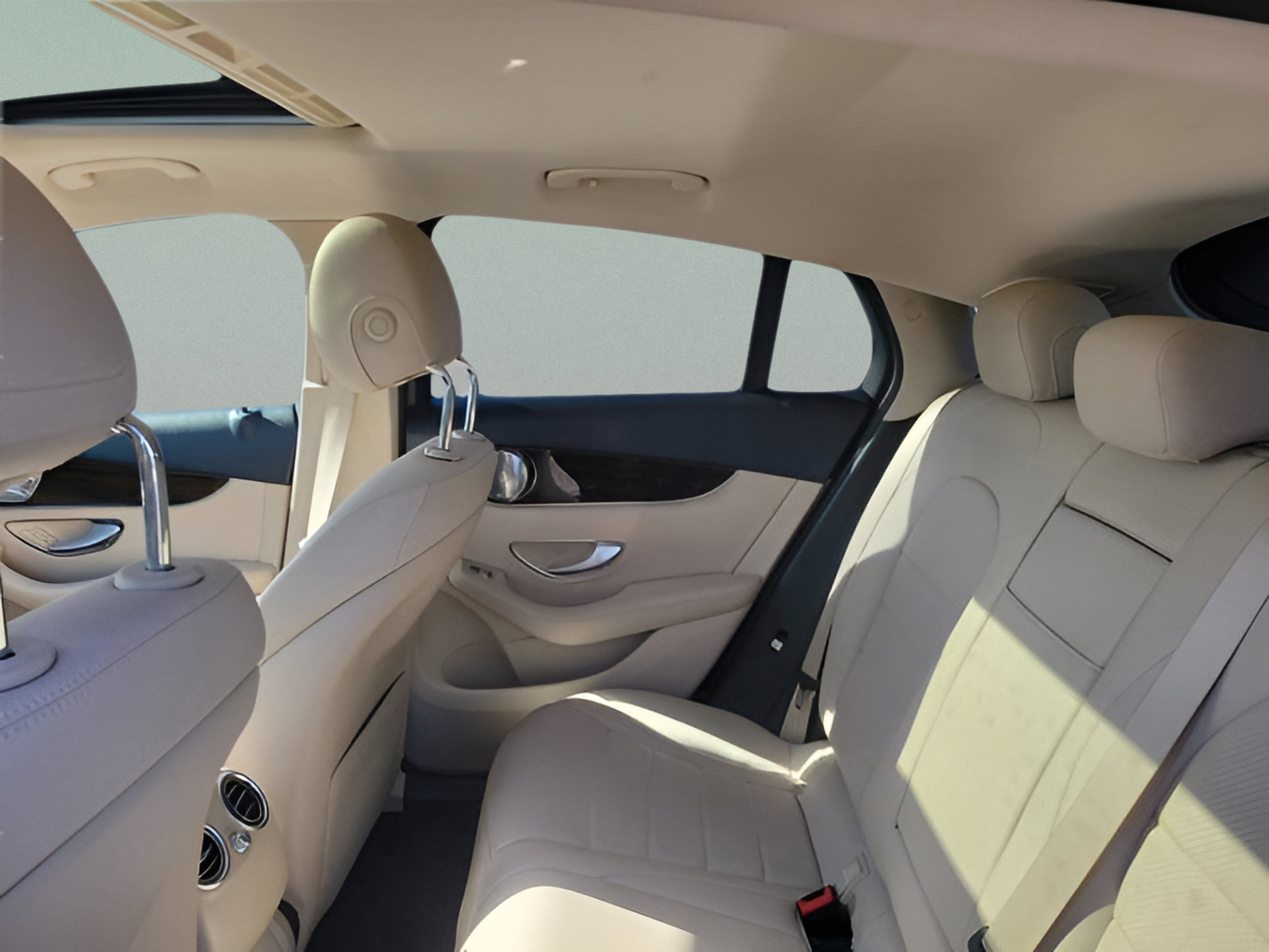 Used 2017 Mercedes-Benz GLC 300 4MATIC Coupe image 10