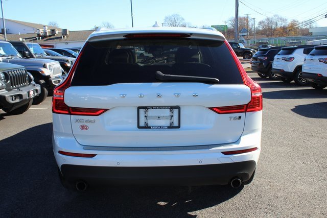 Used 2018 Volvo XC60 T6 Momentum w/ Advanced Package image 28