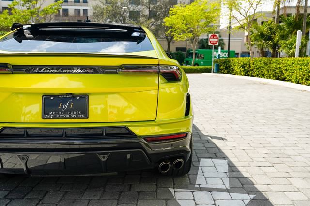 Used 2023 Lamborghini Urus Performante image 25