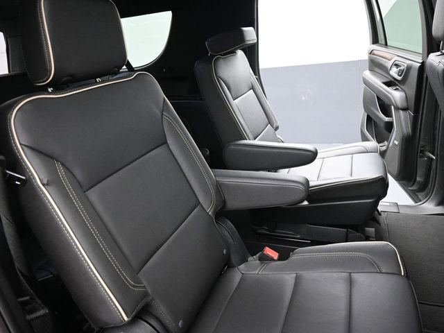 Used 2023 Chevrolet Suburban Premier AWD/4WD image 23