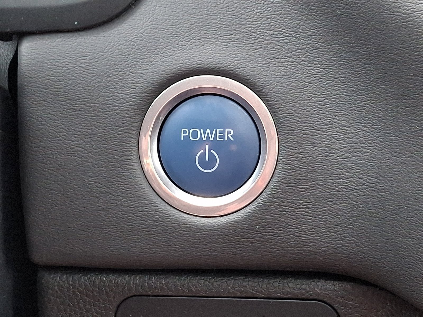 Used 2024 Toyota Sequoia Platinum AWD/4WD image 23