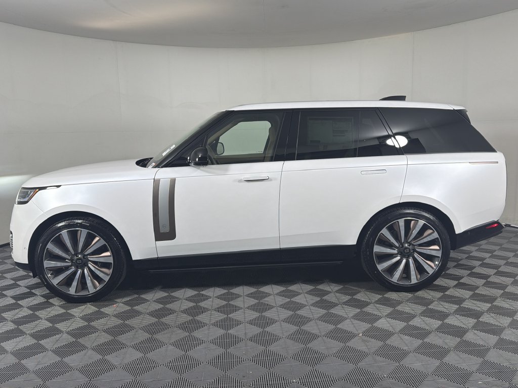New 2027 Land Rover Range Rover SV AWD/4WD image 2