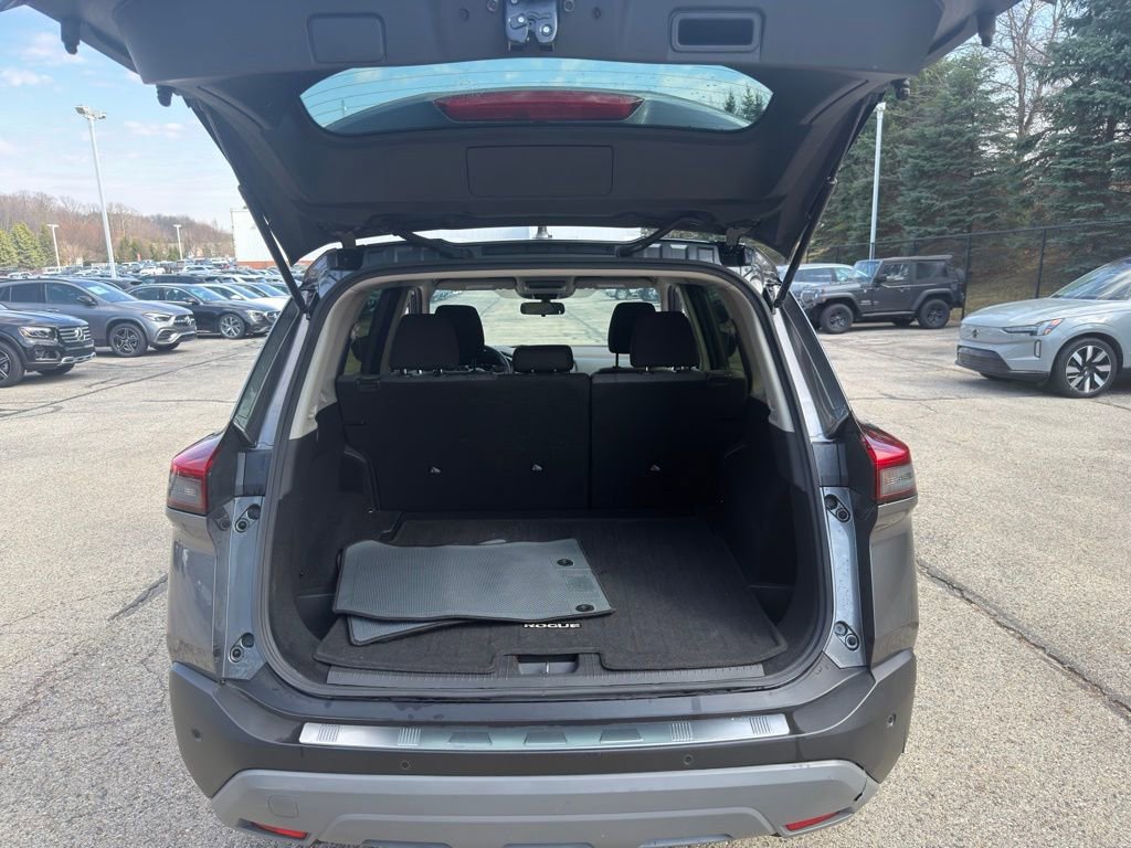 Used 2023 Nissan Rogue SV image 32