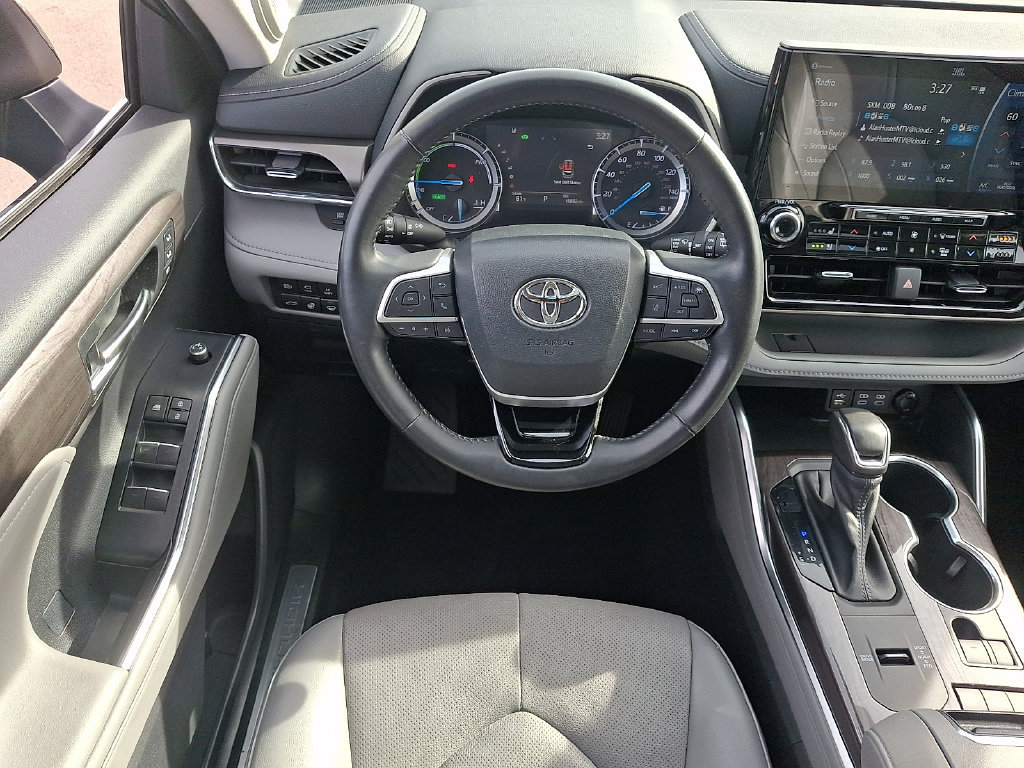 Certified 2022 Toyota Highlander Limited AWD/4WD image 16