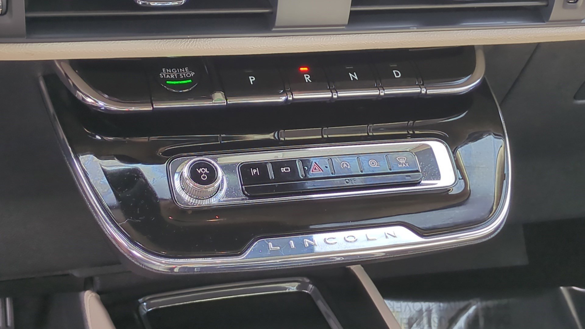 Used 2025 Lincoln Corsair Reserve image 24