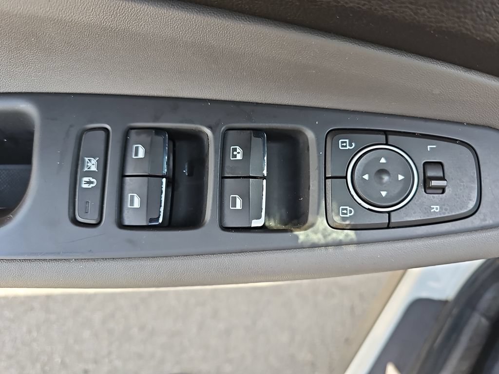 Used 2019 Hyundai Santa Fe SE FWD image 32