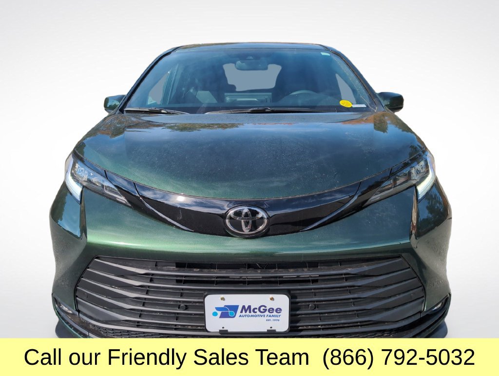 New 2026 Toyota Sienna XLE Woodland Edition AWD/4WD image 8