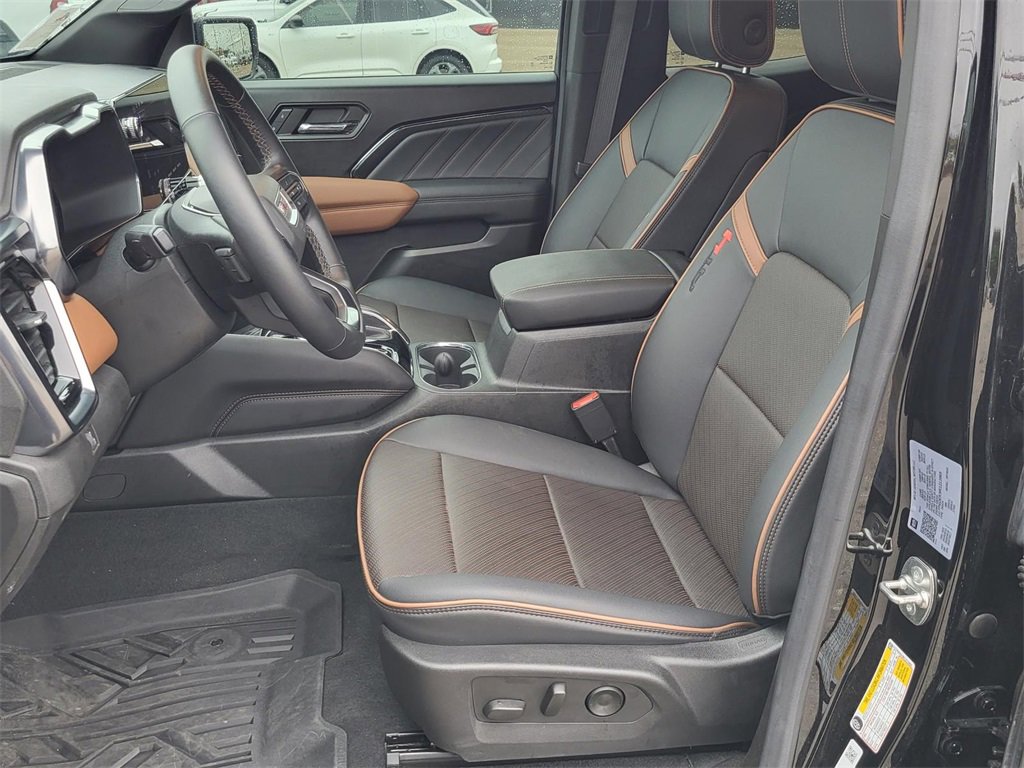 Used 2024 GMC Canyon AT4 w/ AT4 Premium Package image 16