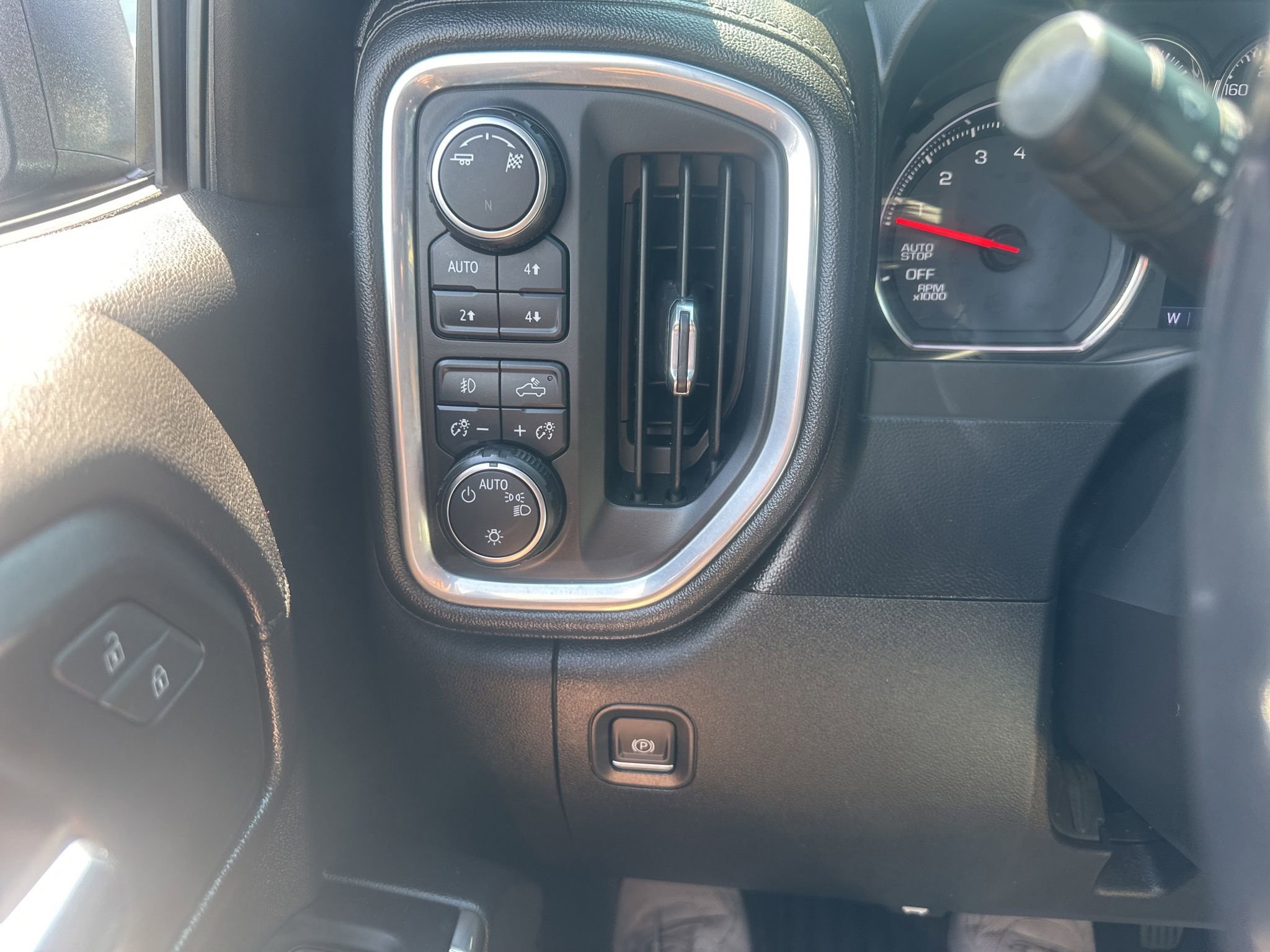 Used 2019 Chevrolet Silverado 1500 RST w/ All-Star Edition AWD/4WD image 28