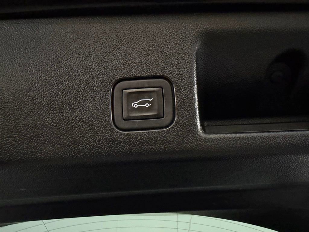 Used 2025 Chevrolet Equinox EV RS image 29